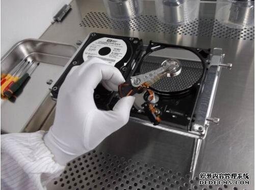 移动摔过硬盘提示格式化，硬盘数据恢复，现场免费检测